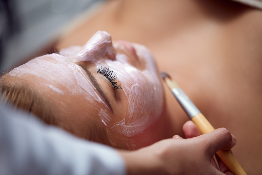 Beautiful,Young,Woman,Having,A,Facial,Cosmetic,Treatment.