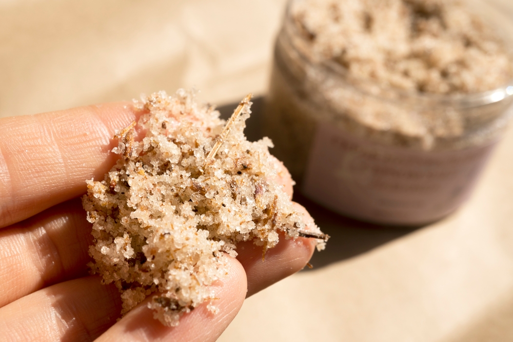 Body,Scrub,In,A,Female,Palm,Against,The,Background,Of